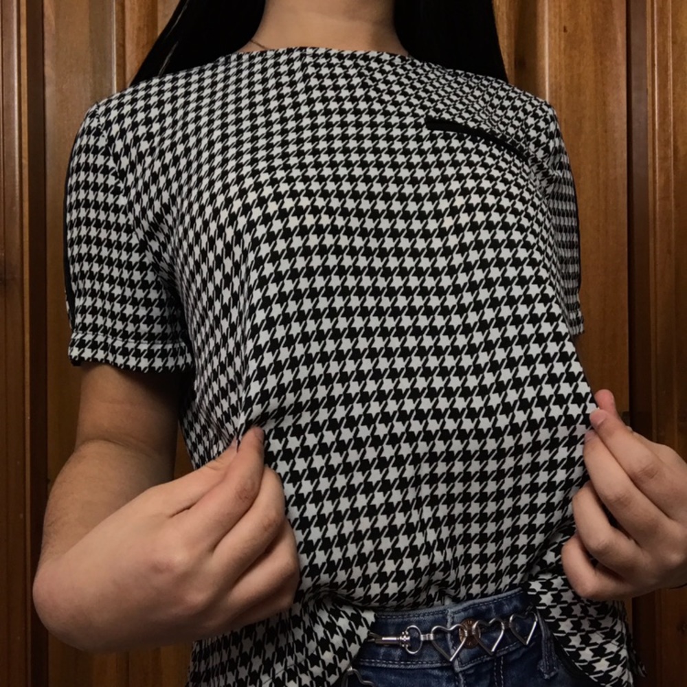 Patterned Tee - Picture 2 of 5